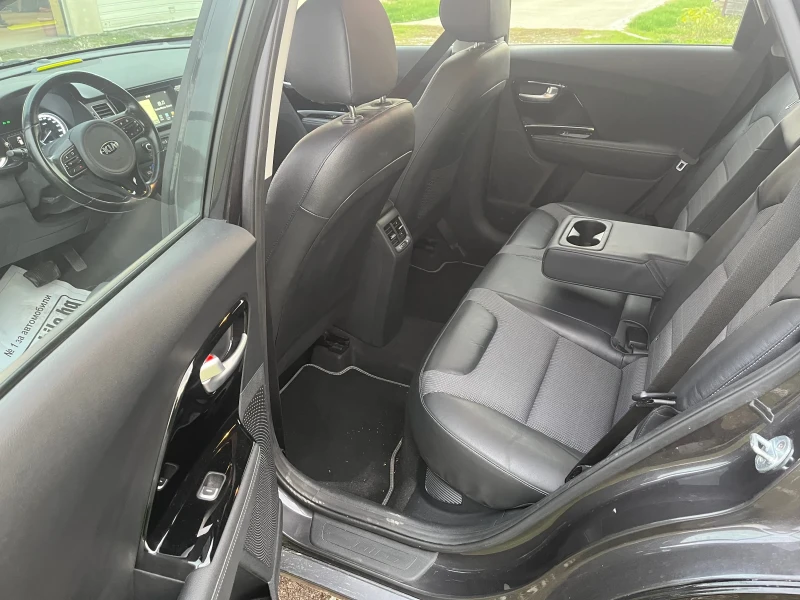 Kia Niro 87000 км., снимка 15 - Автомобили и джипове - 52283760