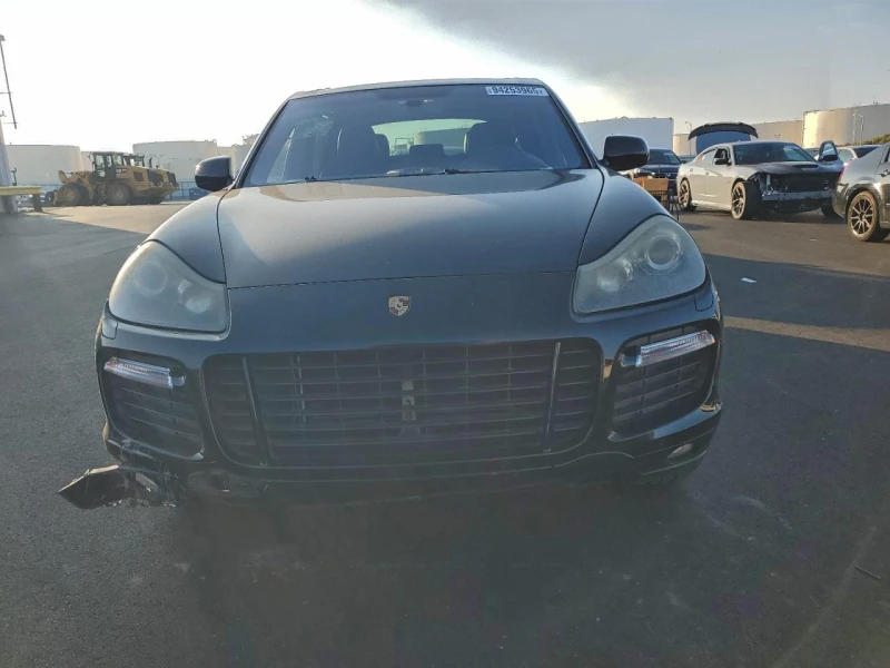 Porsche Cayenne GTS| HEATED SEATS| CUSTOM BODY KIT| TIPTRONIC-6| , снимка 2 - Автомобили и джипове - 52738895