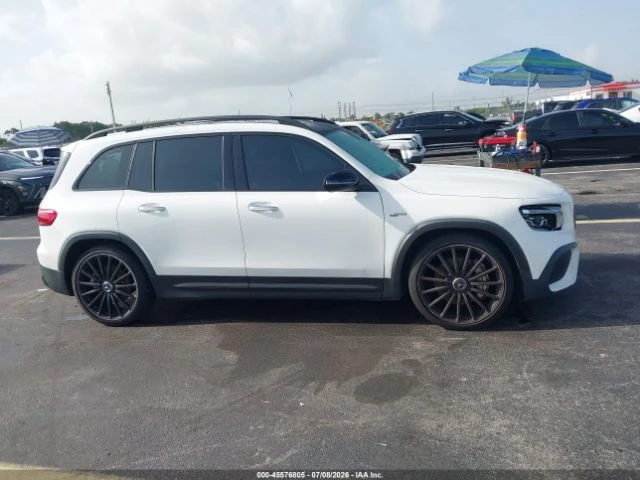 Mercedes-Benz GLB35AMG 4MATIC* КОЖА* ПОДГРЕВ* ПАНОРАМА* КАМЕРА* KEYLESS* , снимка 12 - Автомобили и джипове - 55679626