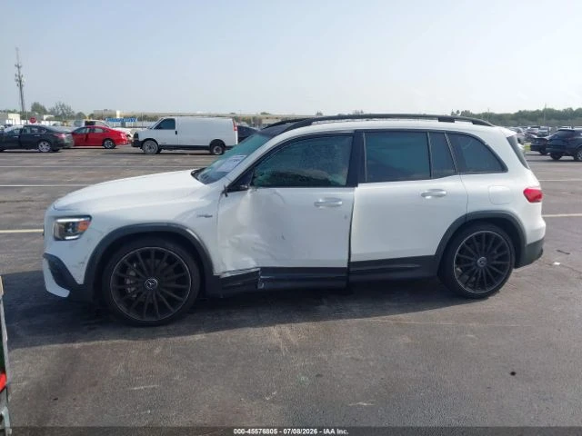 Mercedes-Benz GLB35AMG 4MATIC* КОЖА* ПОДГРЕВ* ПАНОРАМА* КАМЕРА* KEYLESS* , снимка 6 - Автомобили и джипове - 55679626