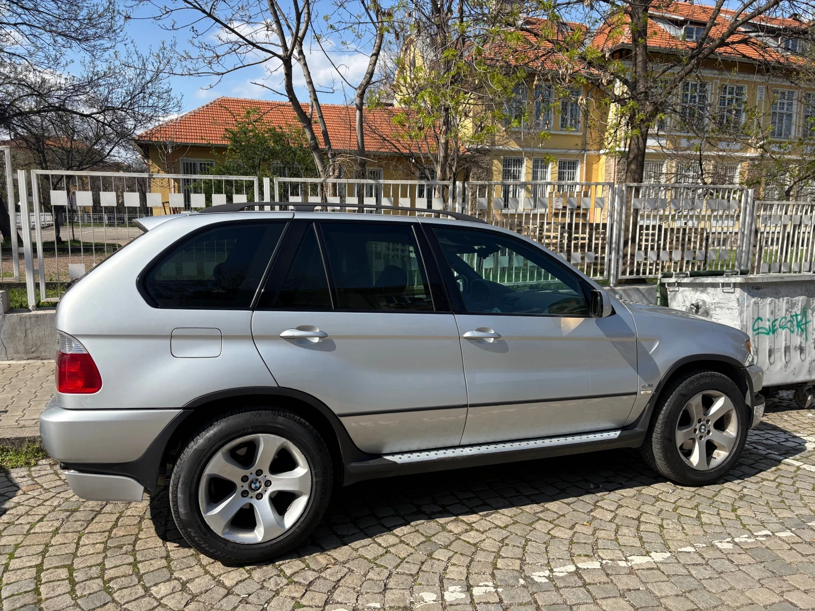 BMW X5 4.4i - изображение 2