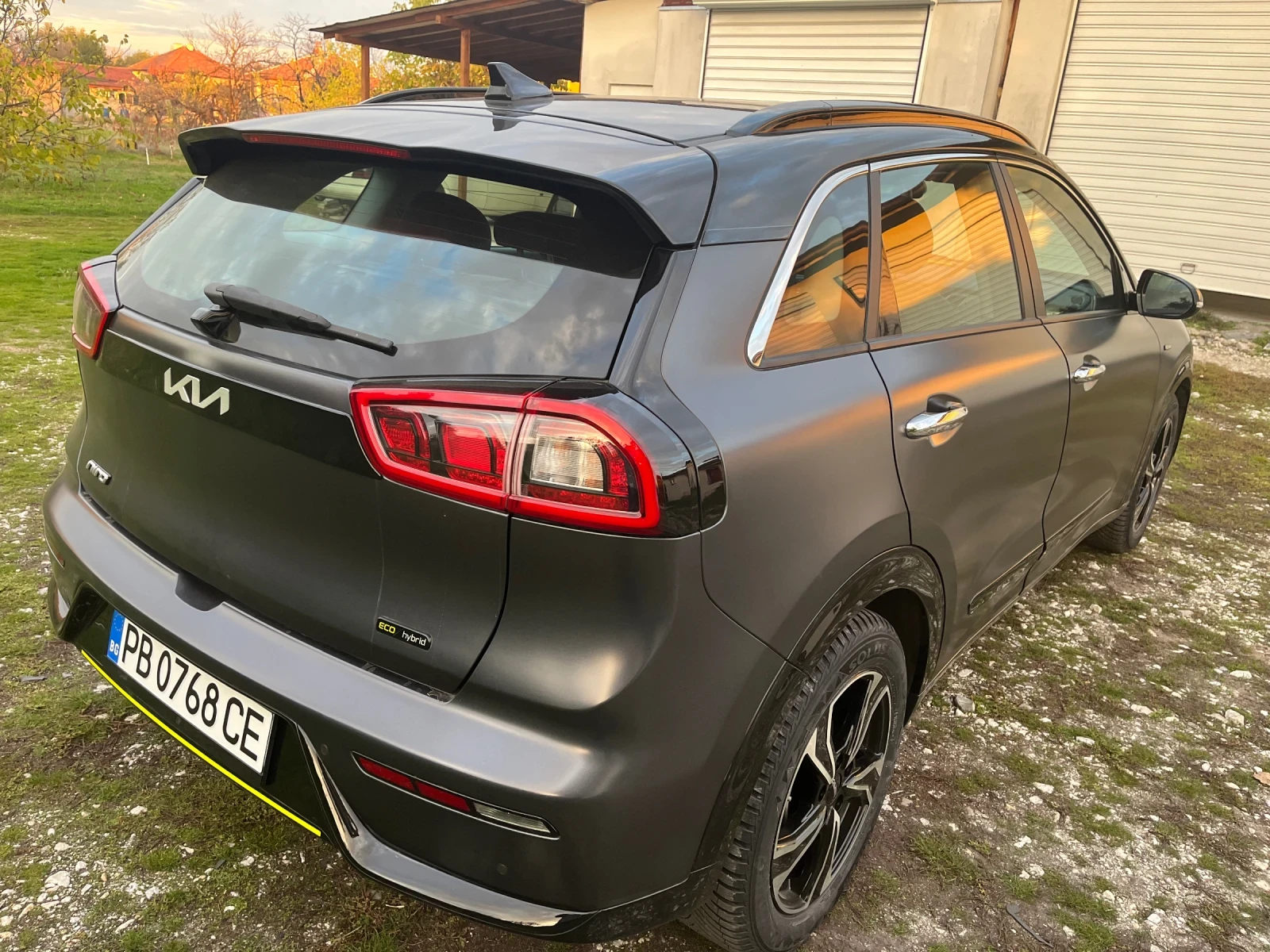Kia Niro 87000 км. - изображение 10