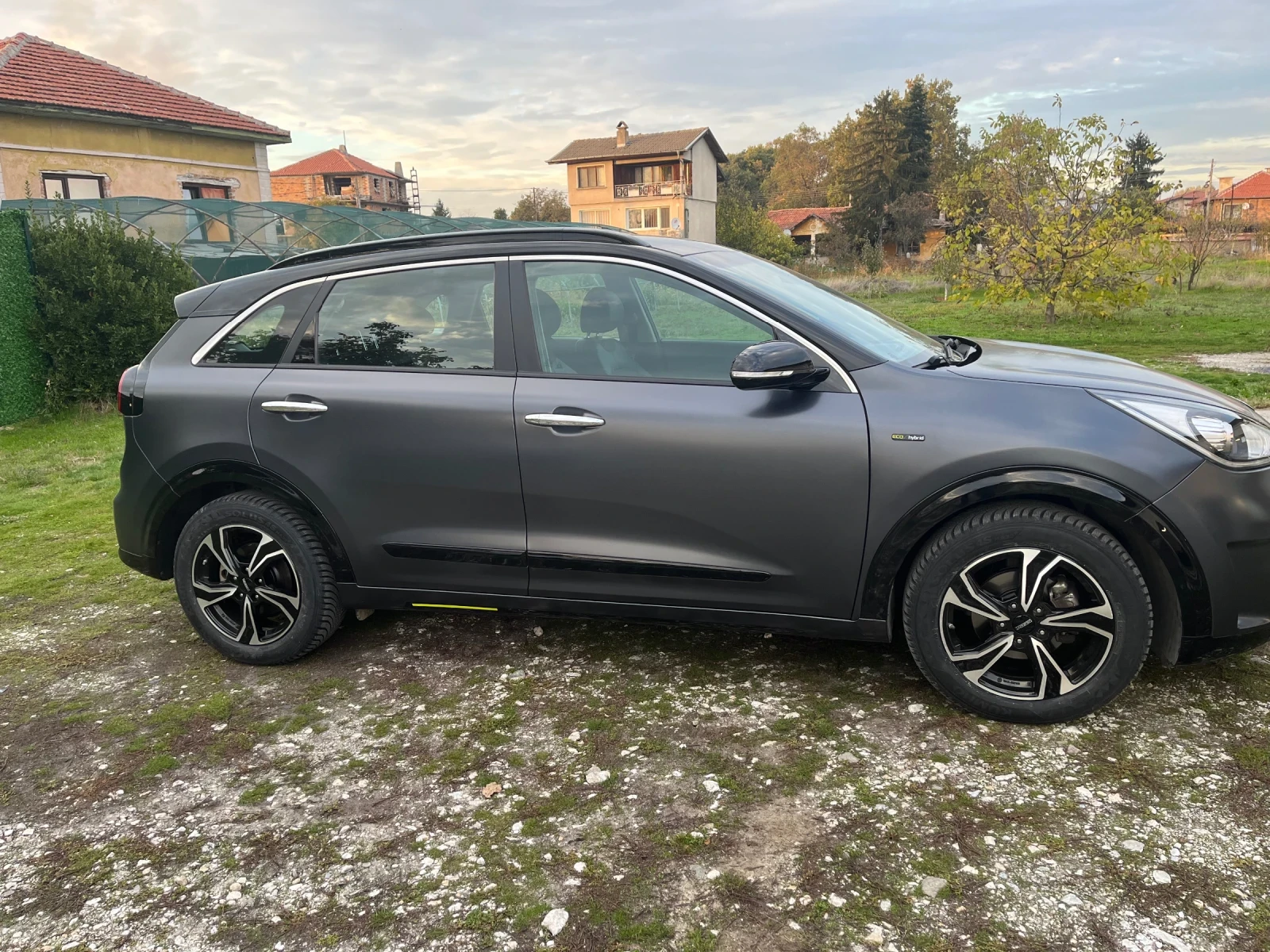 Kia Niro 87000 км. - изображение 4
