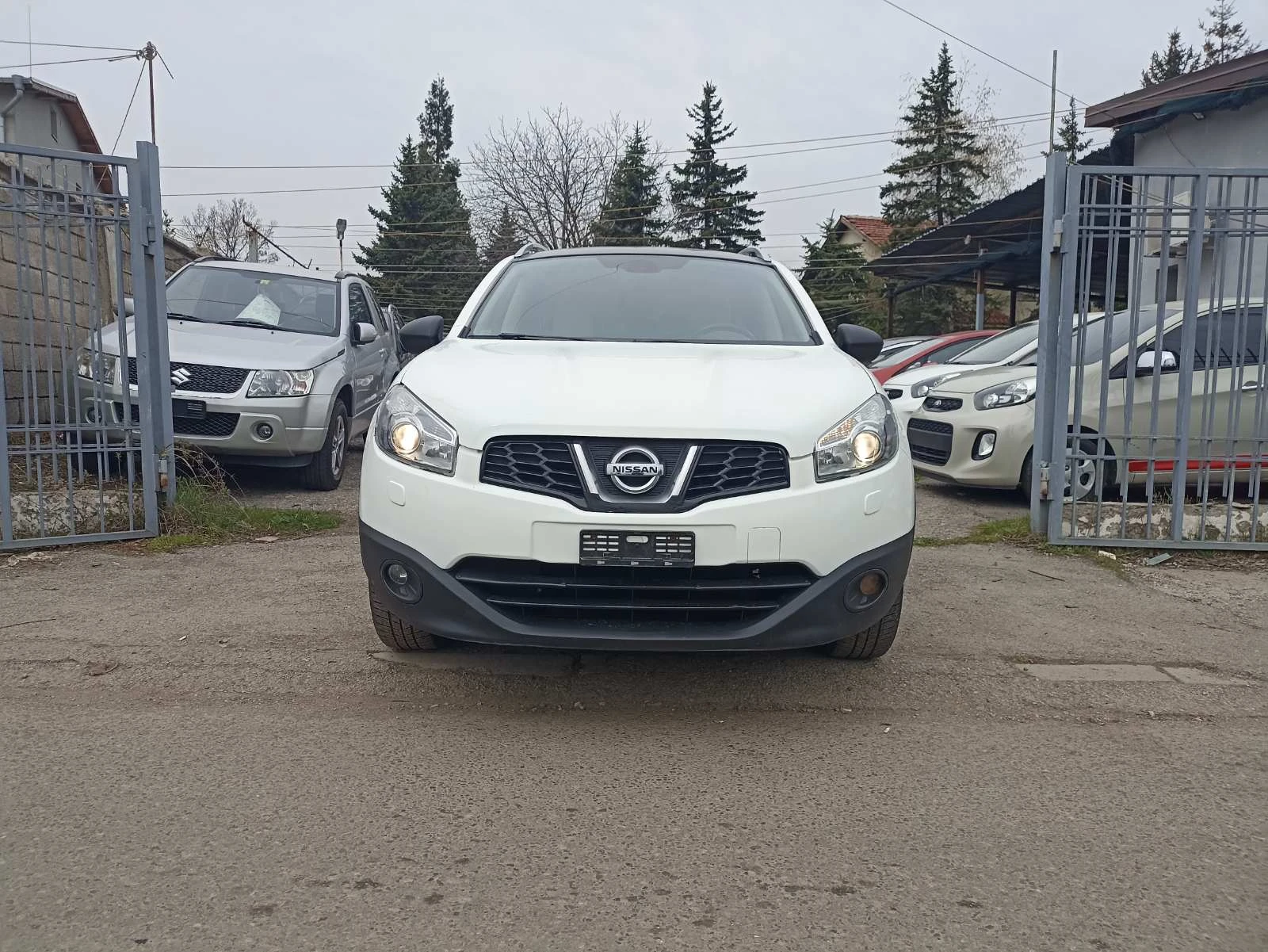 Nissan Qashqai 4x4 2.0+ 2, снимка 14 - Автомобили и джипове - 54724907