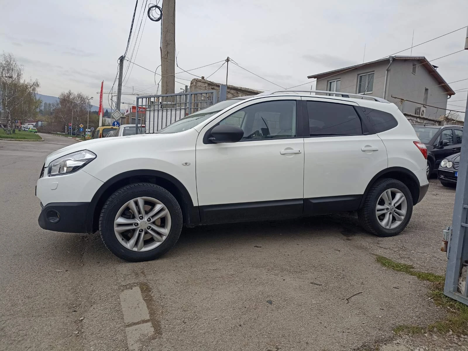 Nissan Qashqai 4x4 2.0+ 2, снимка 3 - Автомобили и джипове - 54724907