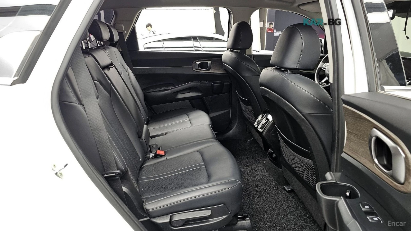 Kia Sorento 2.2D Prestige 4x4* DISTRONIC* ПОДГРЕВ* ОБДУХВАНЕ* , снимка 15 - Автомобили и джипове - 55820227