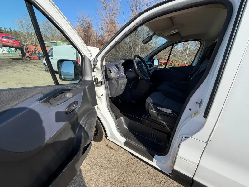 Opel Vivaro, снимка 3 - Бусове и автобуси - 53164382