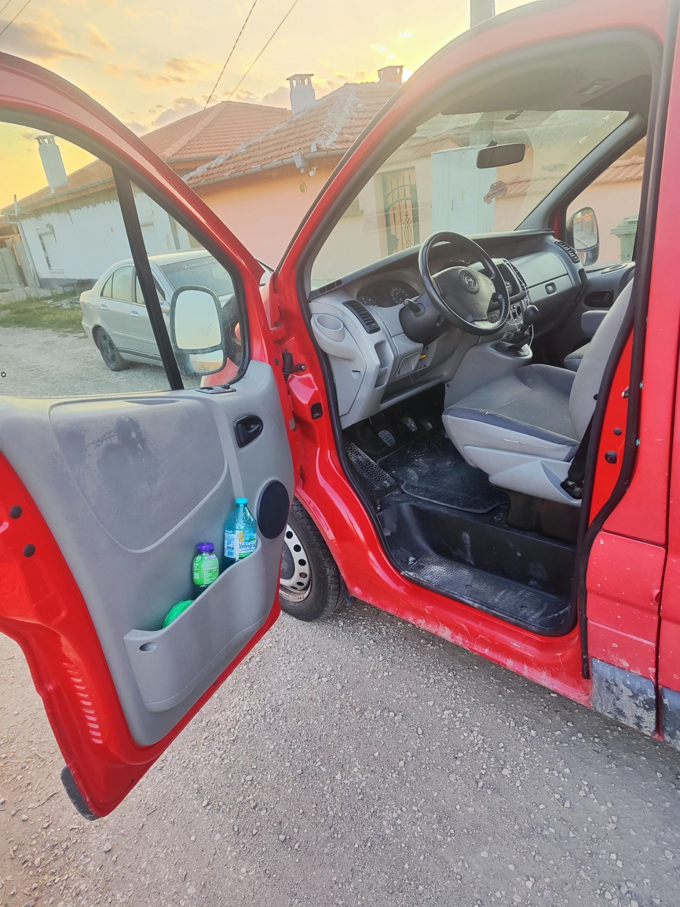 Opel Vivaro 2000 - изображение 2