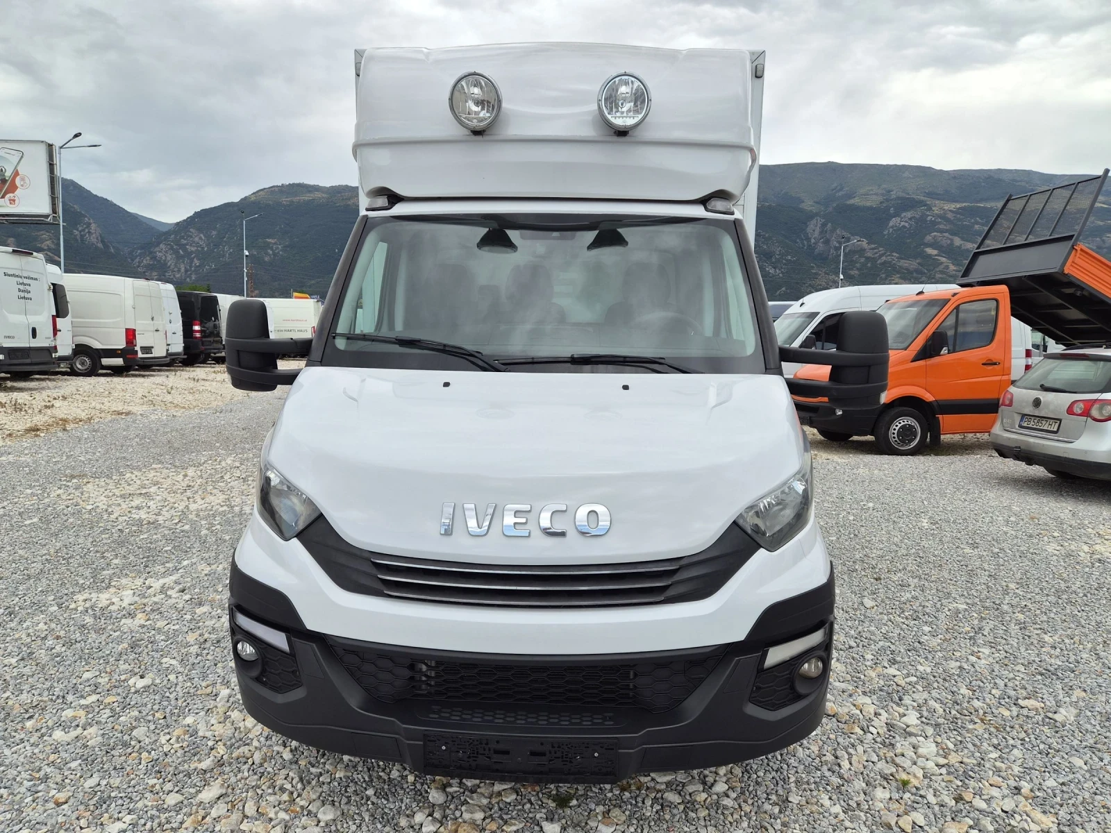 Iveco Daily 35c18 * Автомат * Падащ борд * До 3.5 тона, снимка 8 - Бусове и автобуси - 55448378