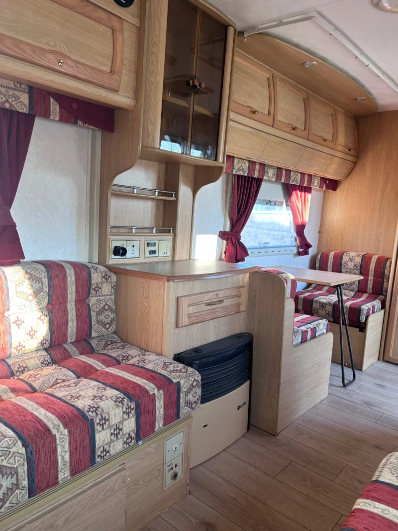 Каравана Coachmen Pastiche, снимка 9 - Каравани и кемпери - 48735267