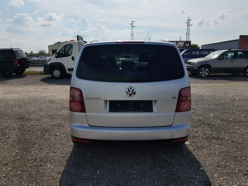 VW Touran 1.4 бензин - автоматик ЛИЗИНГ, снимка 6 - Автомобили и джипове - 40975671