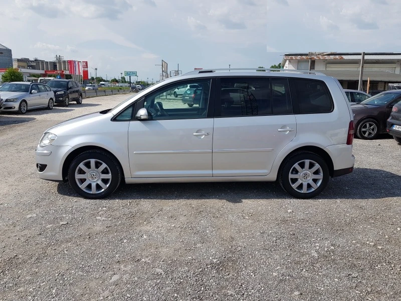 VW Touran 1.4 бензин - автоматик ЛИЗИНГ, снимка 8 - Автомобили и джипове - 40975671