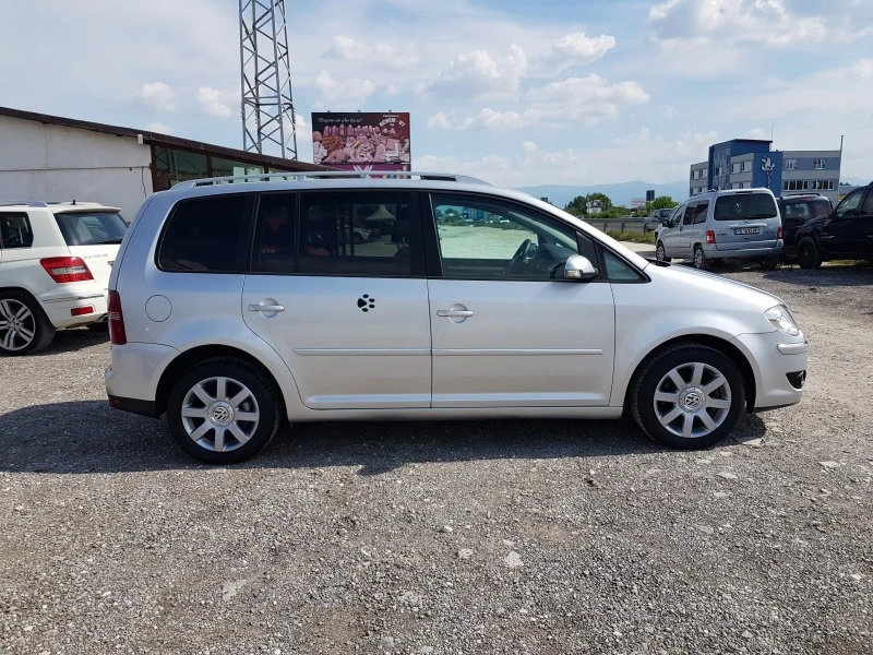 VW Touran 1.4 бензин - автоматик ЛИЗИНГ, снимка 4 - Автомобили и джипове - 40975671