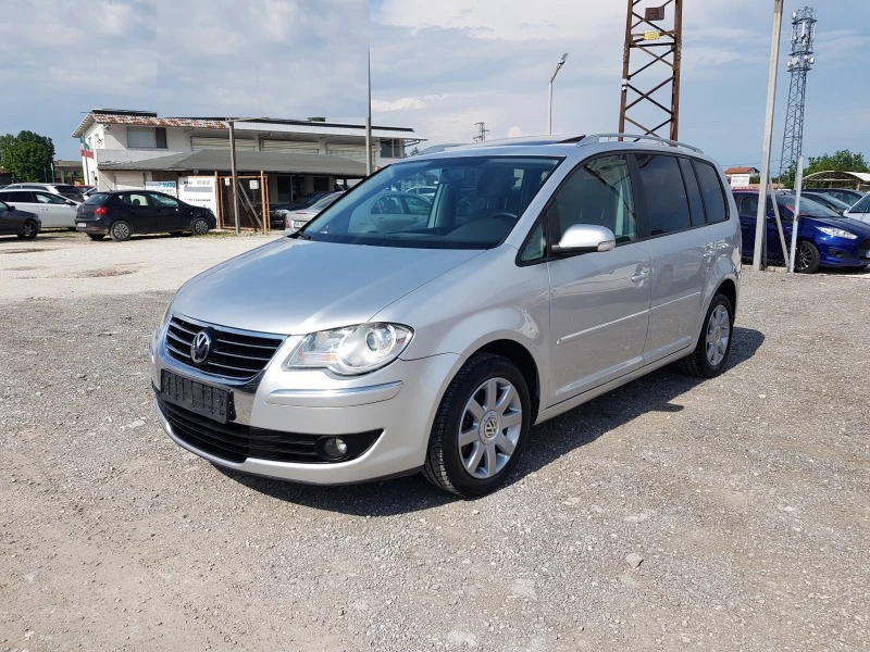 VW Touran 1.4 бензин - автоматик ЛИЗИНГ, снимка 1 - Автомобили и джипове - 40975671