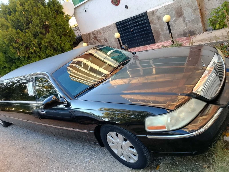 Lincoln Town car