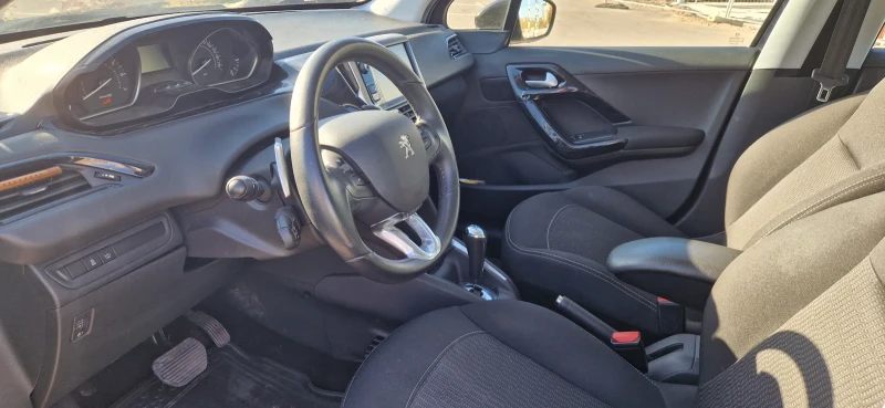 Peugeot 208, снимка 9 - Автомобили и джипове - 52298331