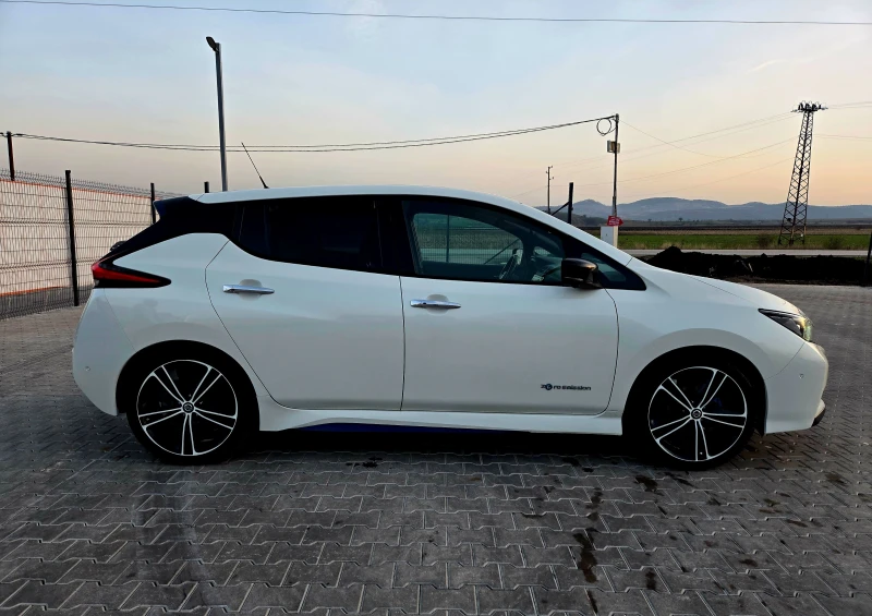 Nissan Leaf  40 KW Tekna Кожа Термопомпа ЛЕД , снимка 6 - Автомобили и джипове - 52476395
