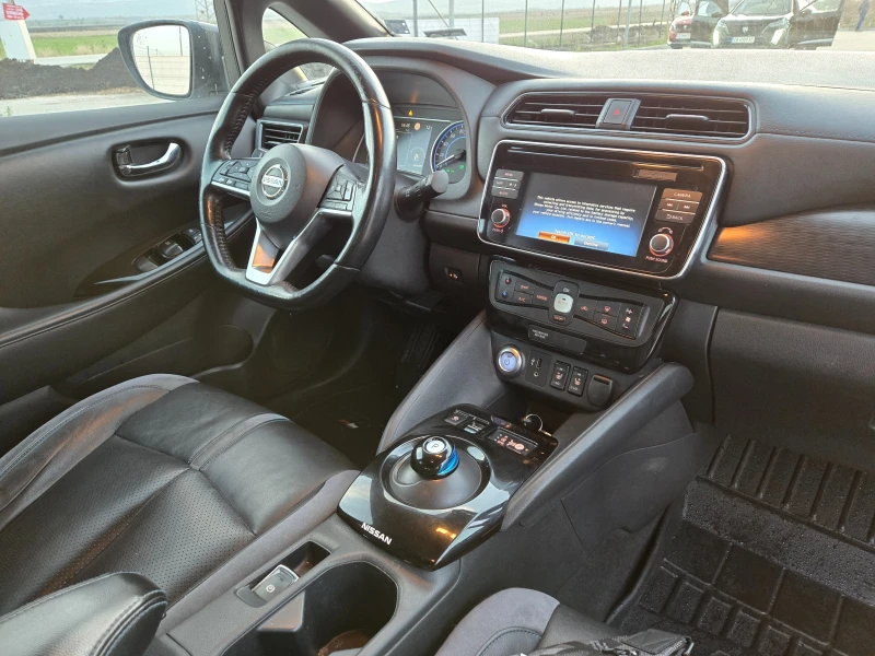 Nissan Leaf  40 KW Tekna Кожа Термопомпа ЛЕД , снимка 11 - Автомобили и джипове - 52476395