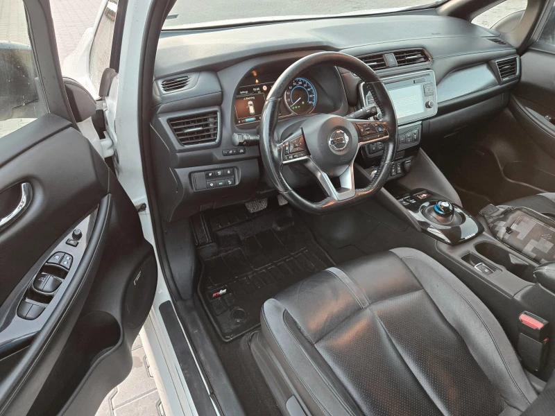 Nissan Leaf  40 KW Tekna Кожа Термопомпа ЛЕД , снимка 8 - Автомобили и джипове - 52476395
