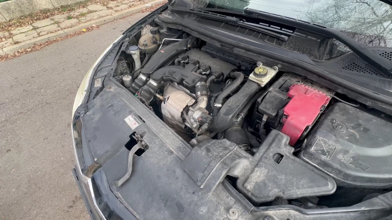 Citroen C4, снимка 2 - Автомобили и джипове - 52775411