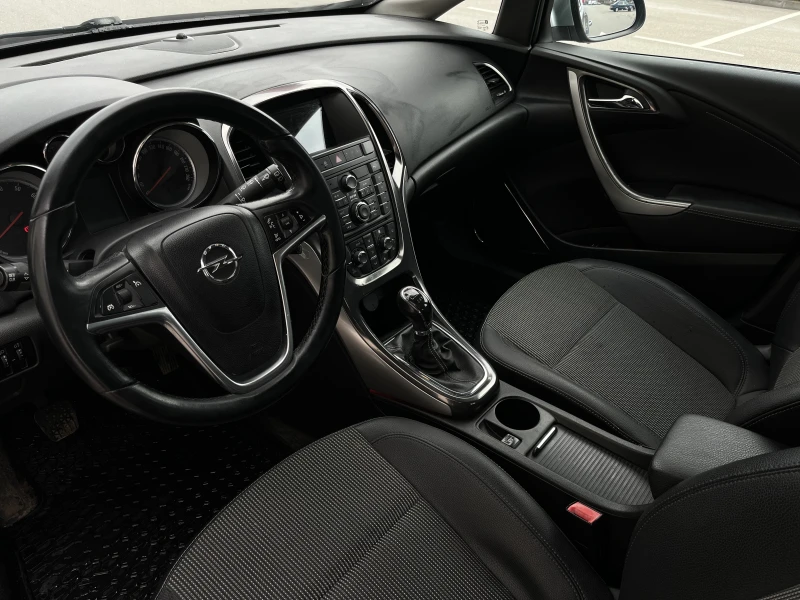 Opel Astra J 1.4T Cosmo, снимка 9 - Автомобили и джипове - 52836818