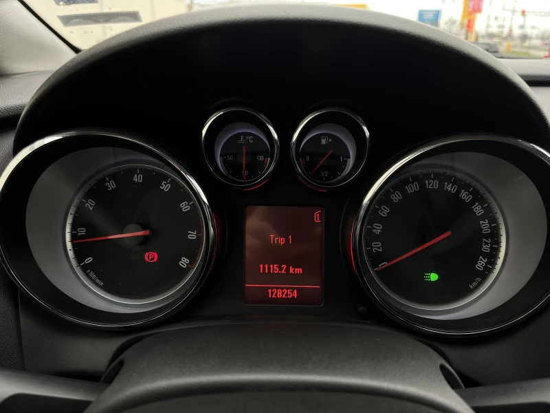 Opel Astra J 1.4T Cosmo, снимка 12 - Автомобили и джипове - 52836818