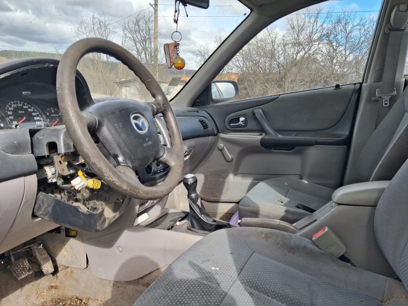 Mazda 323 323S VI, снимка 4 - Автомобили и джипове - 53465480