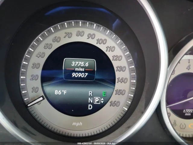 Mercedes-Benz E 400 Harman-Kardon - изображение 9
