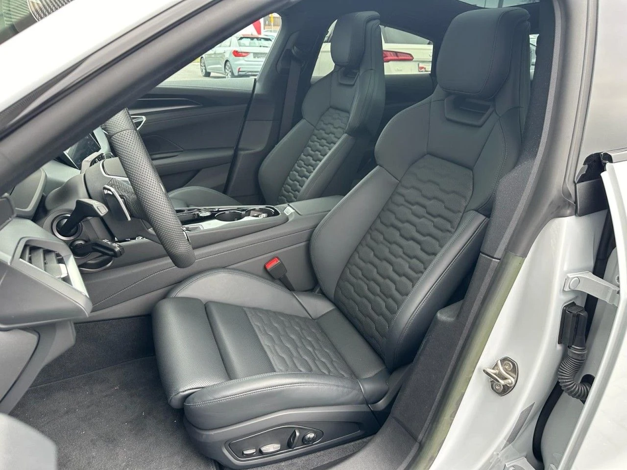 Audi E-Tron GT QUATTRO/476HP/MLED/HUD/PRO-ASSISTENT/CAM/684bb | Mobile.bg   11