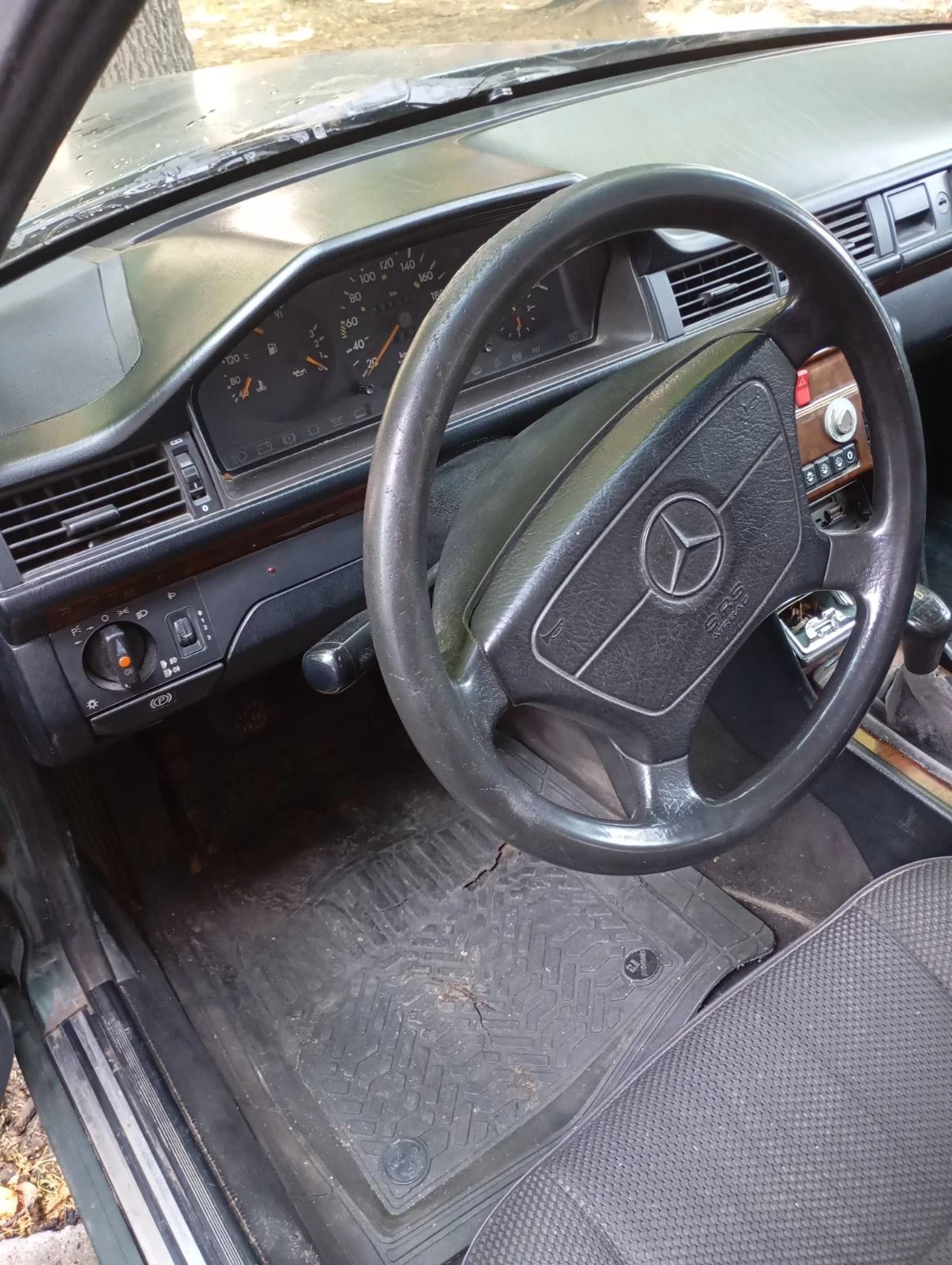 Mercedes-Benz 124  - изображение 9