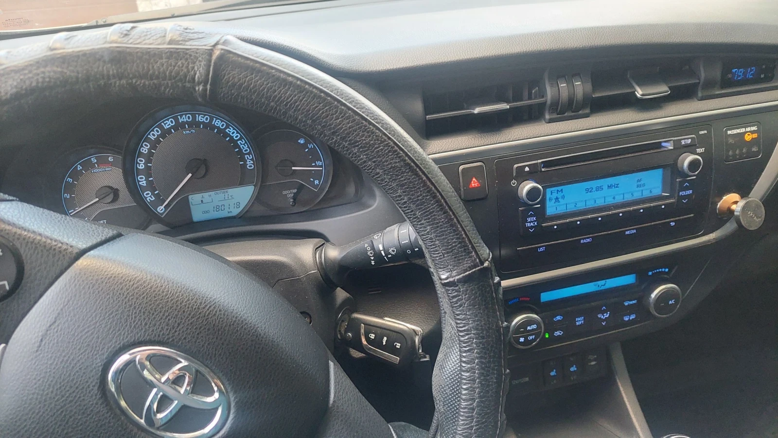 Toyota Auris  - изображение 9