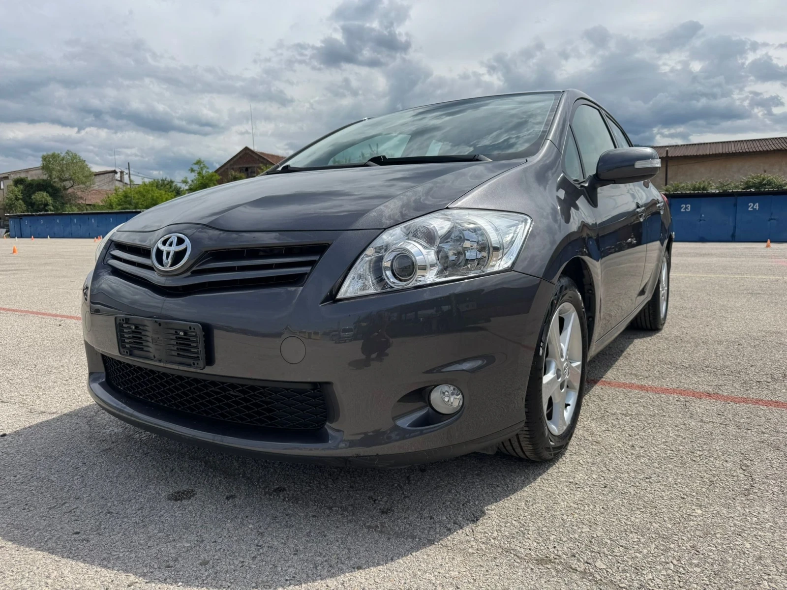 Toyota Auris  - изображение 2
