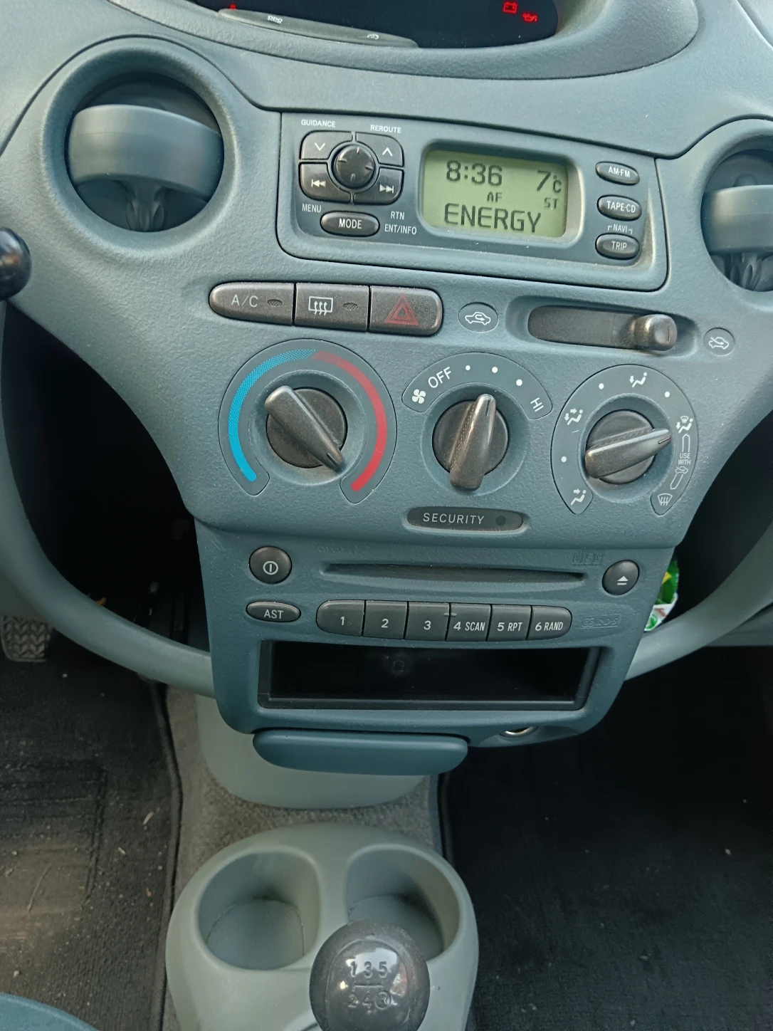 Toyota Yaris  - изображение 7