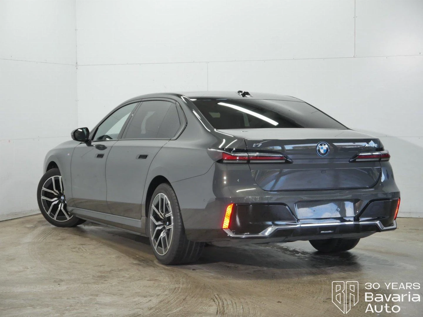 BMW i7 60 xDrive M Sport Paket | Mobile.bg   2