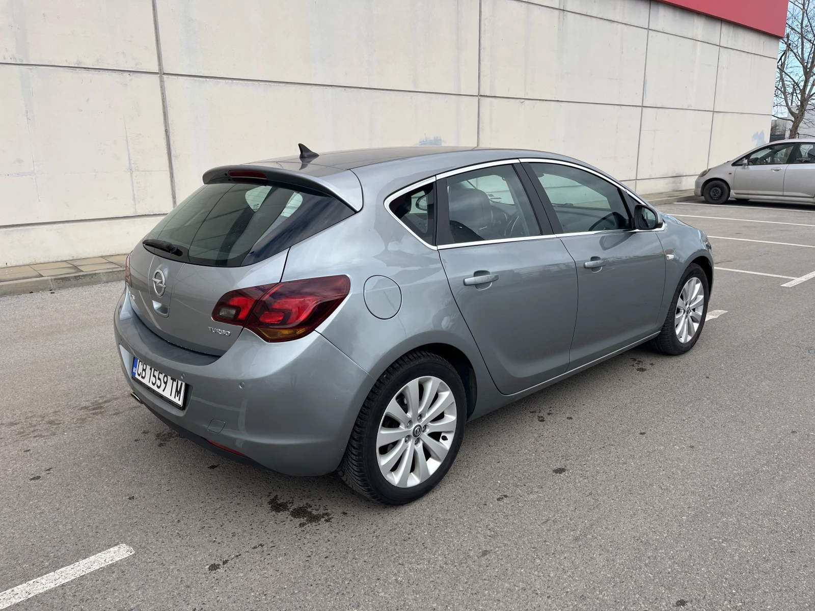 Opel Astra J 1.4T Cosmo - изображение 3