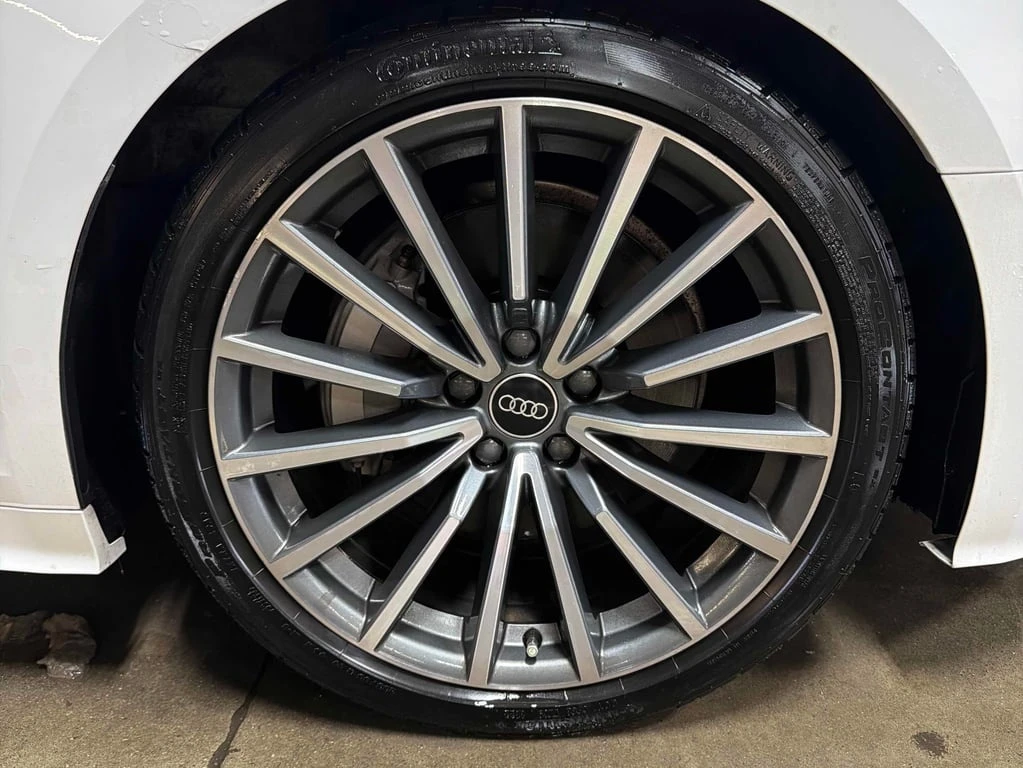 Audi A5 Progressiv * CARFAX * ДИСТРОНИК* ОБДУХВАНЕ - изображение 6