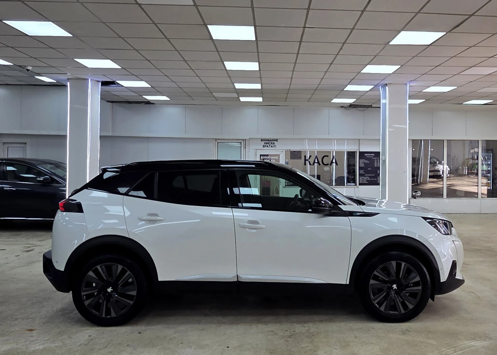 Peugeot 2008 GT line/Panorama, снимка 6 - Автомобили и джипове - 53874108