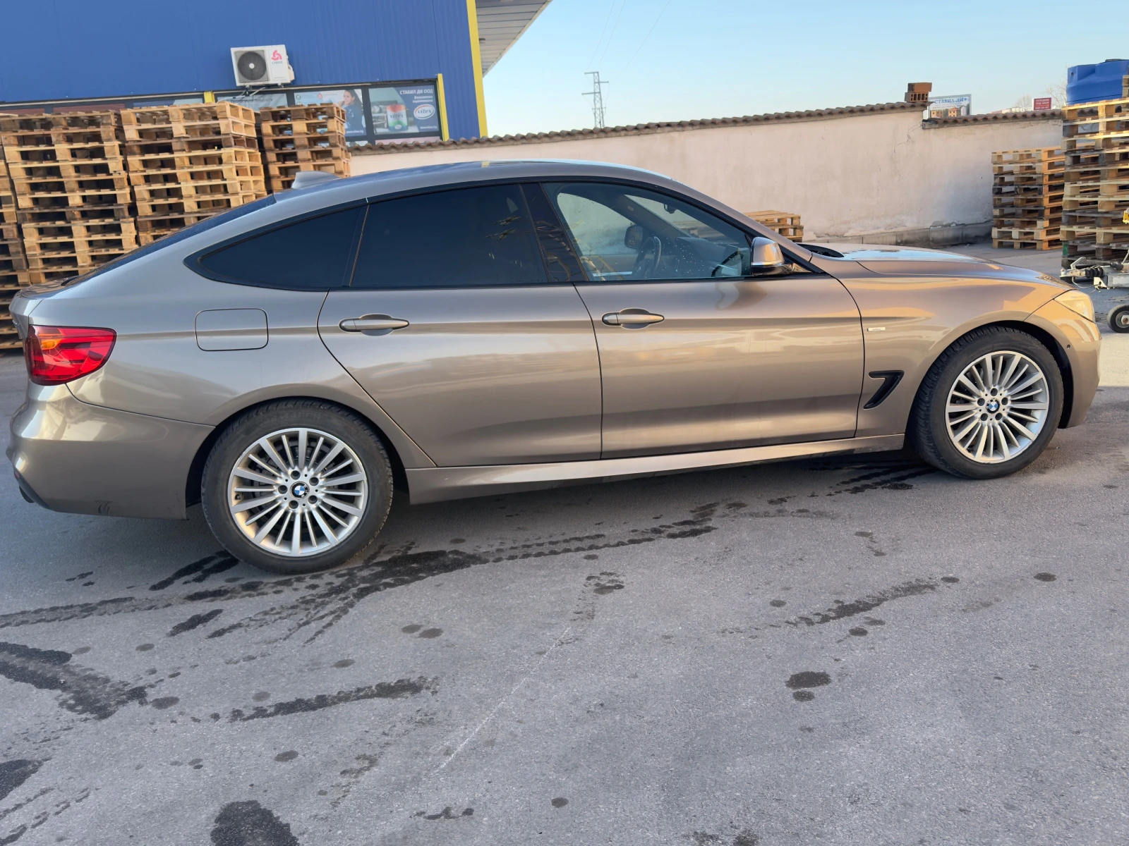 BMW 3gt 320d xDrive, снимка 14 - Автомобили и джипове - 54092879