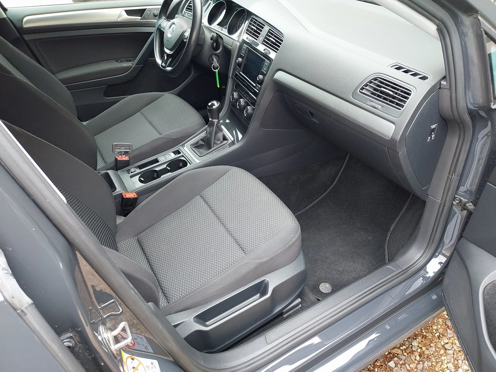 VW Golf Нов автомобил , снимка 3 - Автомобили и джипове - 54771666