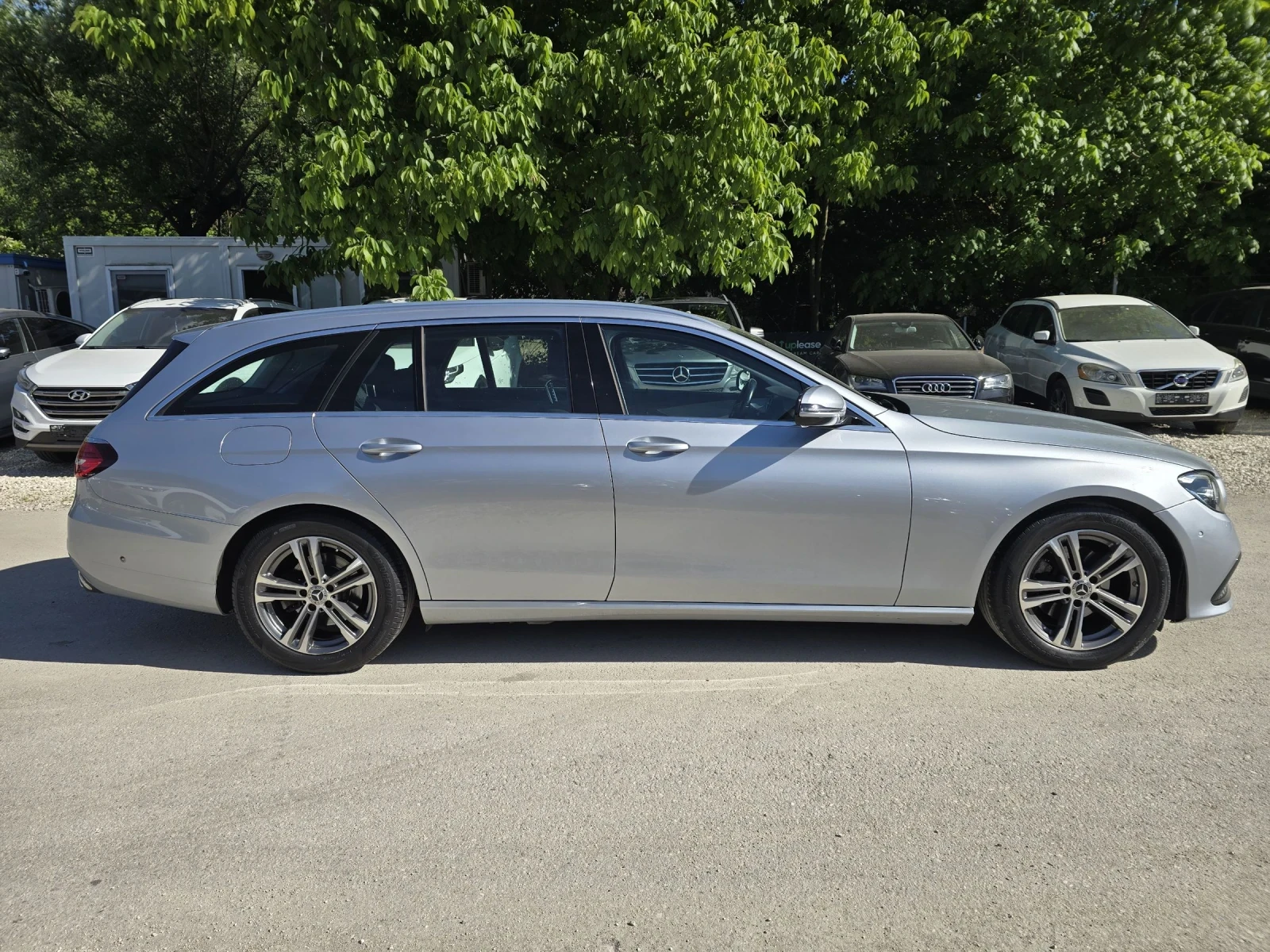 Mercedes-Benz E 200 D 160к.с Business Топ състояние , снимка 8 - Автомобили и джипове - 54713399