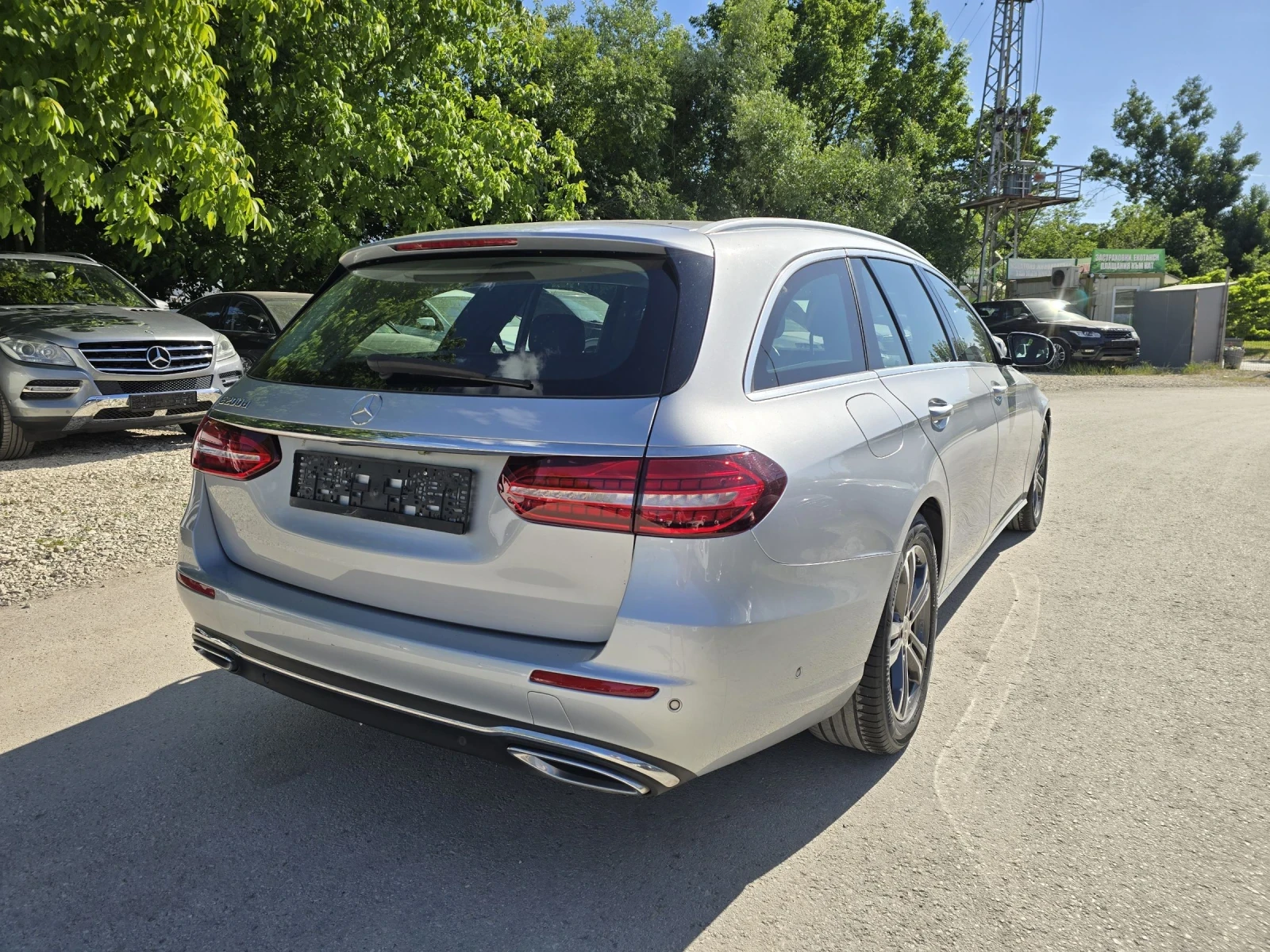 Mercedes-Benz E 200 D 160к.с Business Топ състояние , снимка 4 - Автомобили и джипове - 54713399