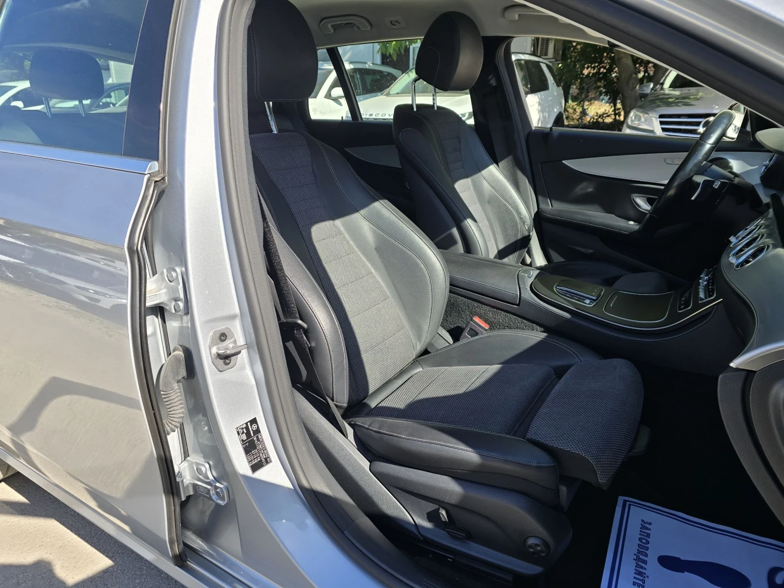 Mercedes-Benz E 200 D 160к.с Business Топ състояние , снимка 12 - Автомобили и джипове - 54713399