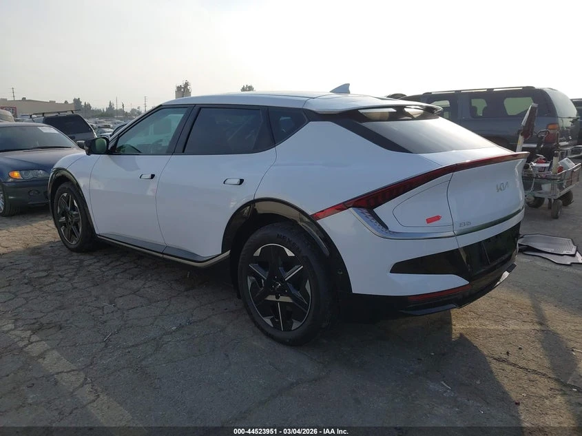 Kia EV6 Wind, снимка 3 - Автомобили и джипове - 55180727