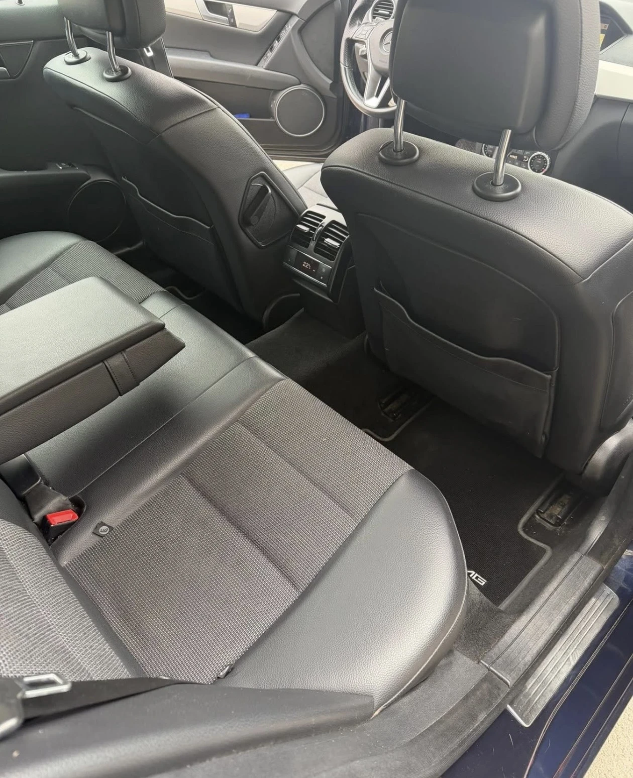 Mercedes-Benz C 300, снимка 14 - Автомобили и джипове - 55464334