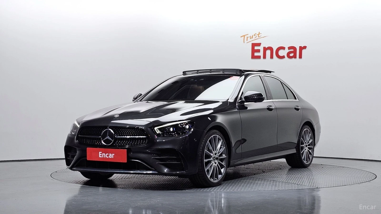 Mercedes-Benz E 350 4MATIC* AMG-LINE* BURMESTER* 360* ДИСТРОНИK