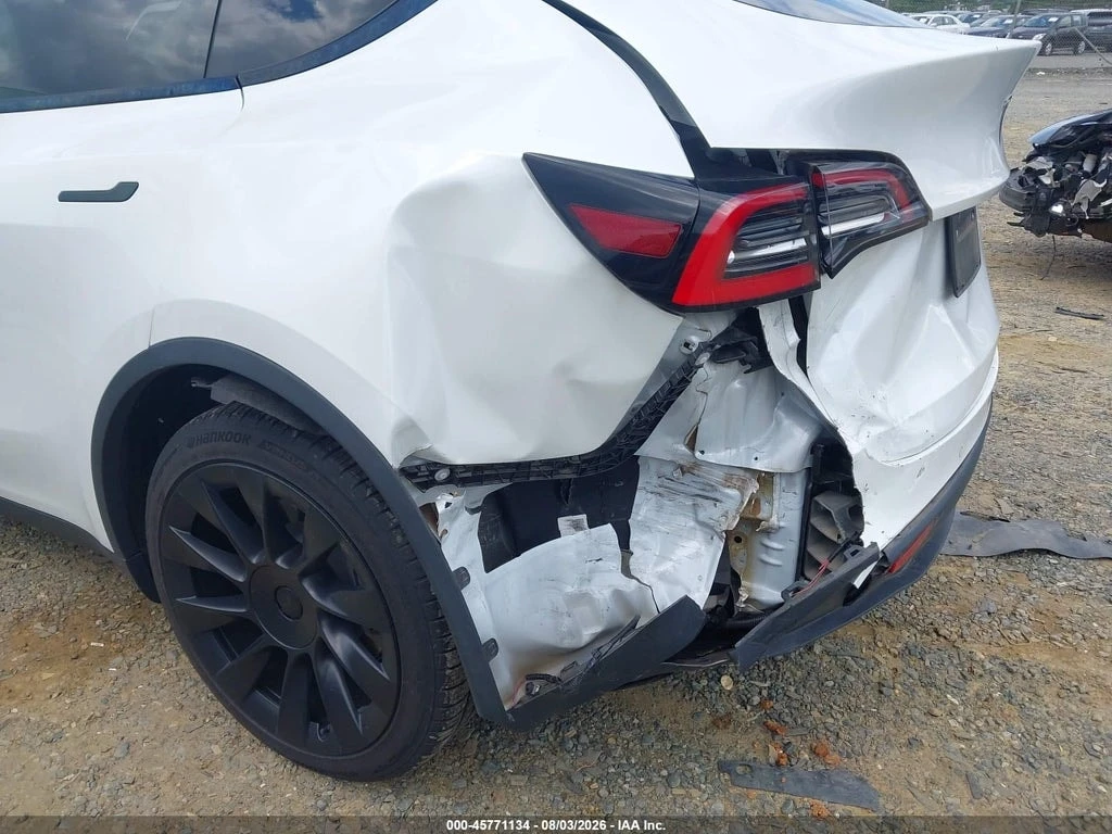 Tesla Model Y * LONG RANGE DUAL MOTOR ALL WHEEL DRIVE * CARFAX *, снимка 9 - Автомобили и джипове - 55858716