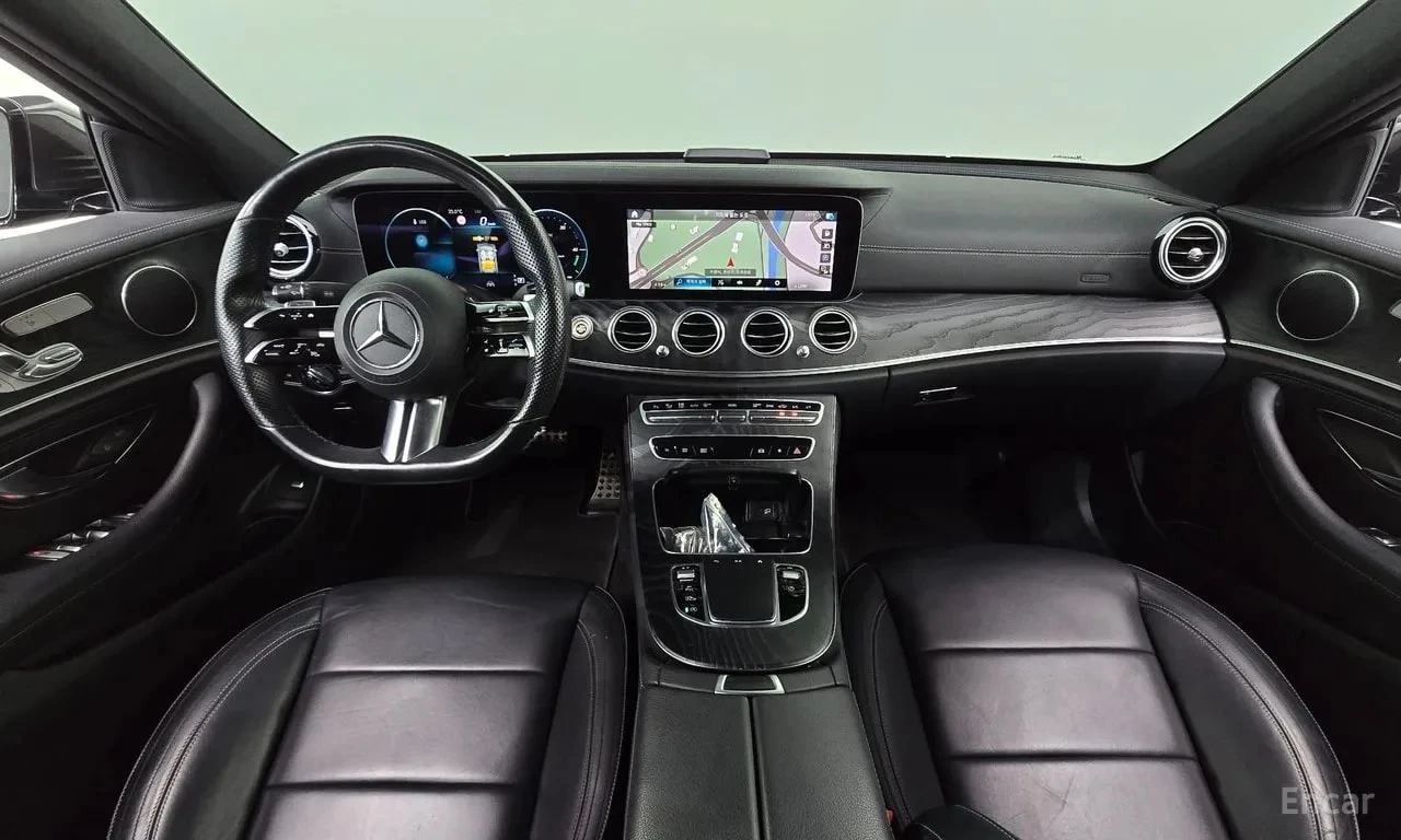 Mercedes-Benz E 220 d 4MATIC AMG Line | АВТОФИНАНСИРАНЕ, снимка 7 - Автомобили и джипове - 56041769