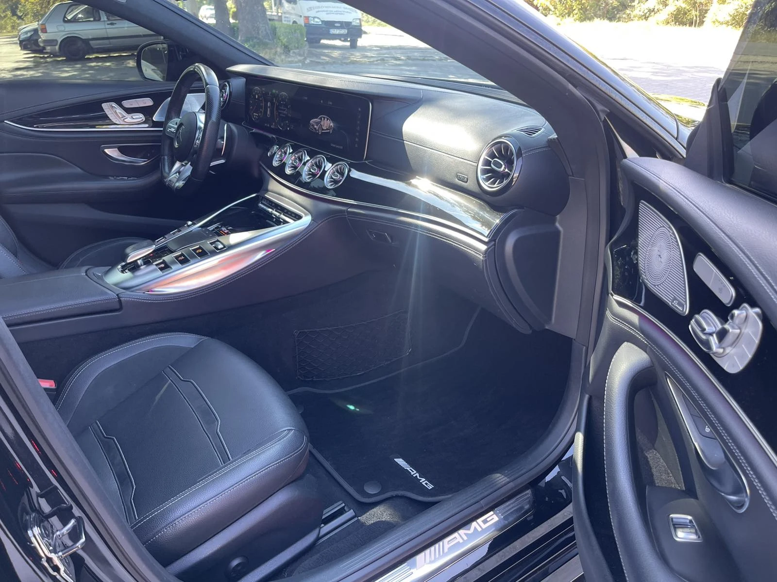 Mercedes-Benz AMG GT 53 4MATIC+ KEYLESS PANO , снимка 12 - Автомобили и джипове - 56225543
