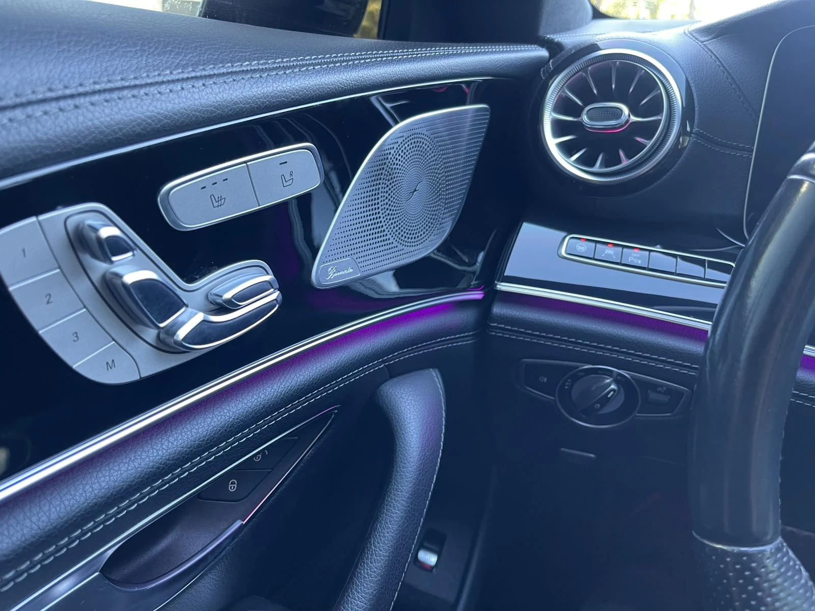 Mercedes-Benz AMG GT 53 4MATIC+ KEYLESS PANO , снимка 14 - Автомобили и джипове - 56225543
