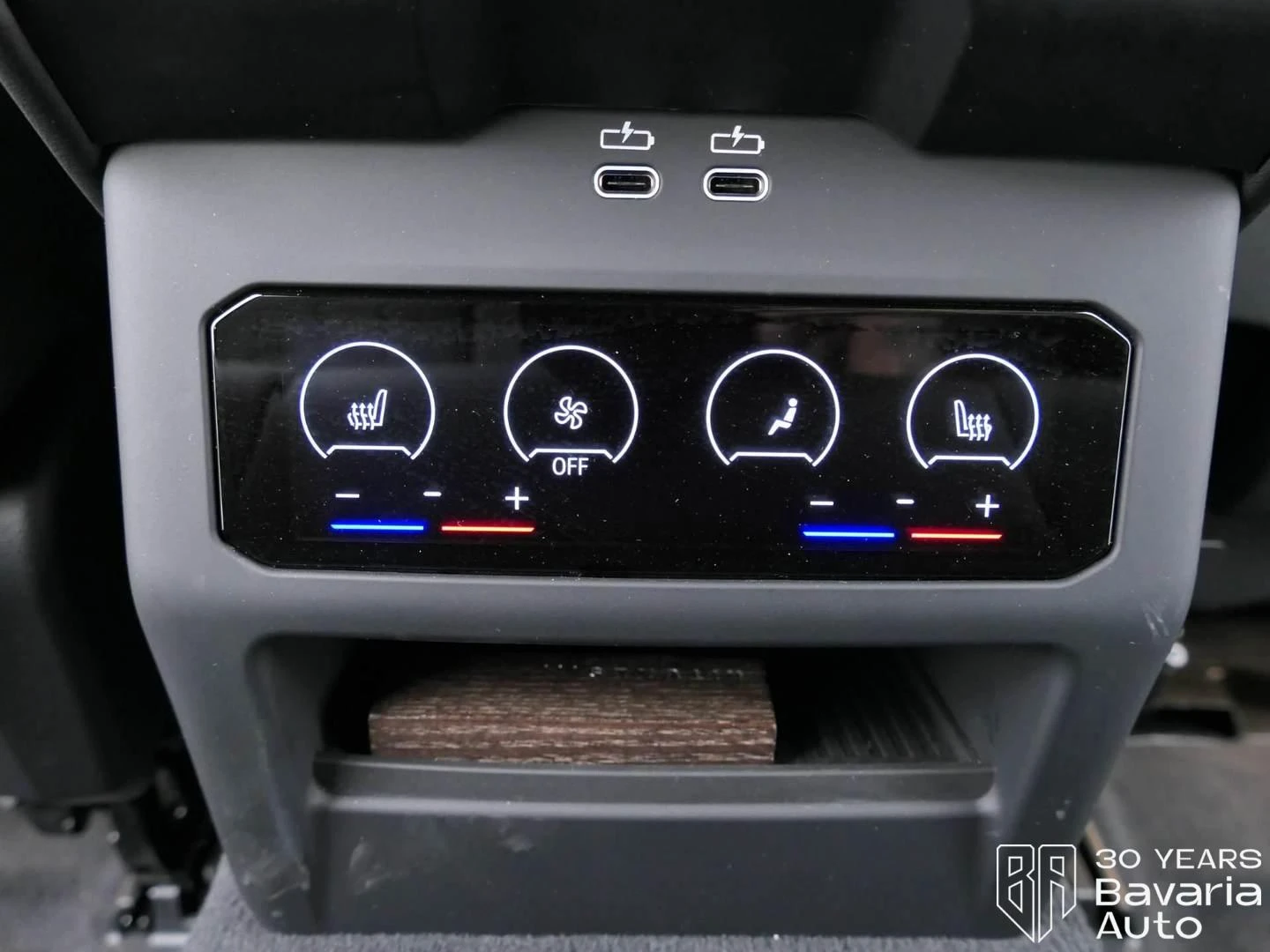 BMW 520 i Touring Steptronic, снимка 12 - Автомобили и джипове - 56395621